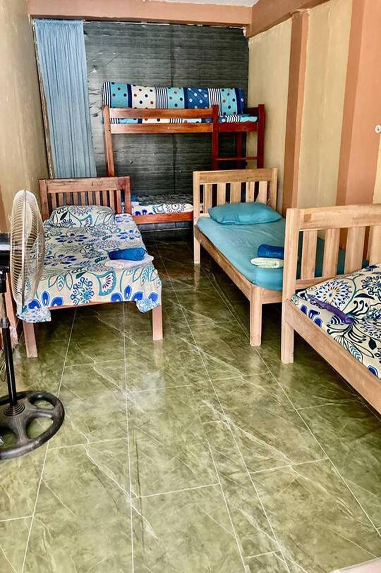 Larosa Hostel Puerto Princesa Zewnętrze zdjęcie